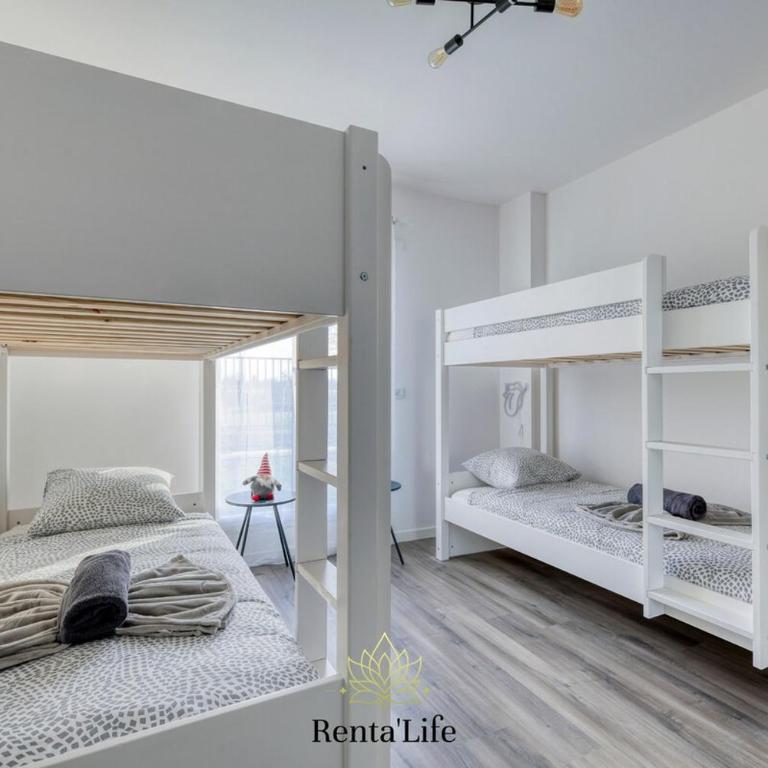 Serrissiens Navarre - 10min Disney - Two-Bedroom Apartment with Garden View - 10