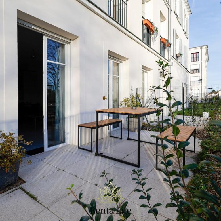 Serrissiens Navarre - 10min Disney - Two-Bedroom Apartment with Garden View - 16