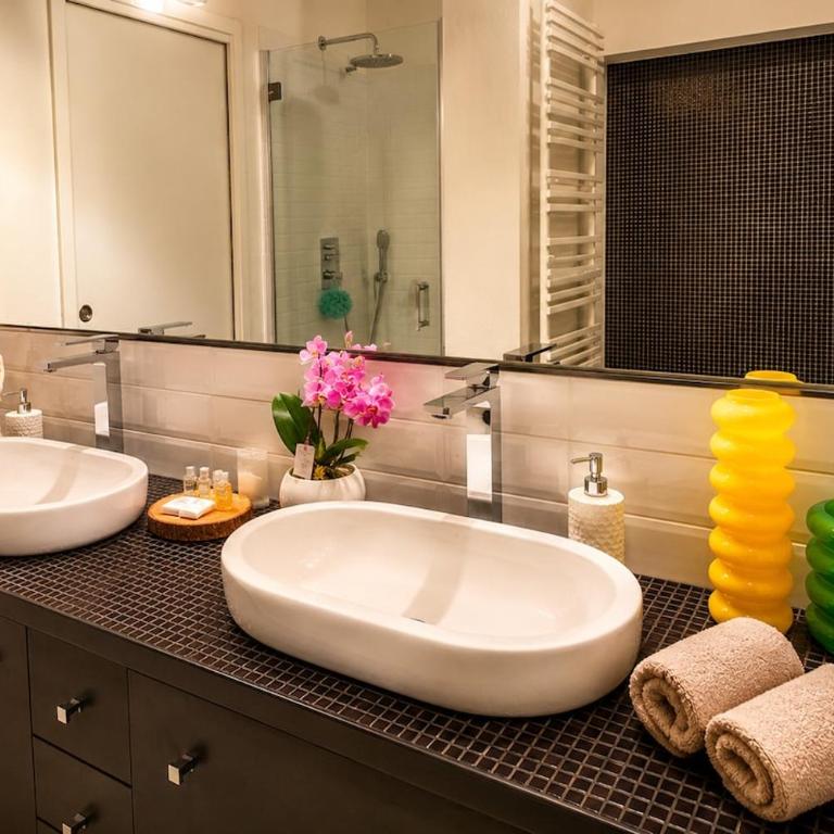 Stylish and Chic Escape, Heart of Verona, Wifi-Ac - Appartamento con 2 Camere da Letto - 13