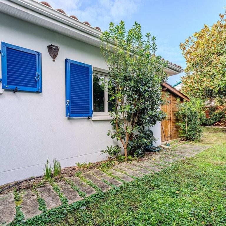 ARCACHON PROCHE CENTRE A 300 M DE LA PLAGE ET 800 M DU MARCHE 3 chambres - Three-Bedroom Villa - 5