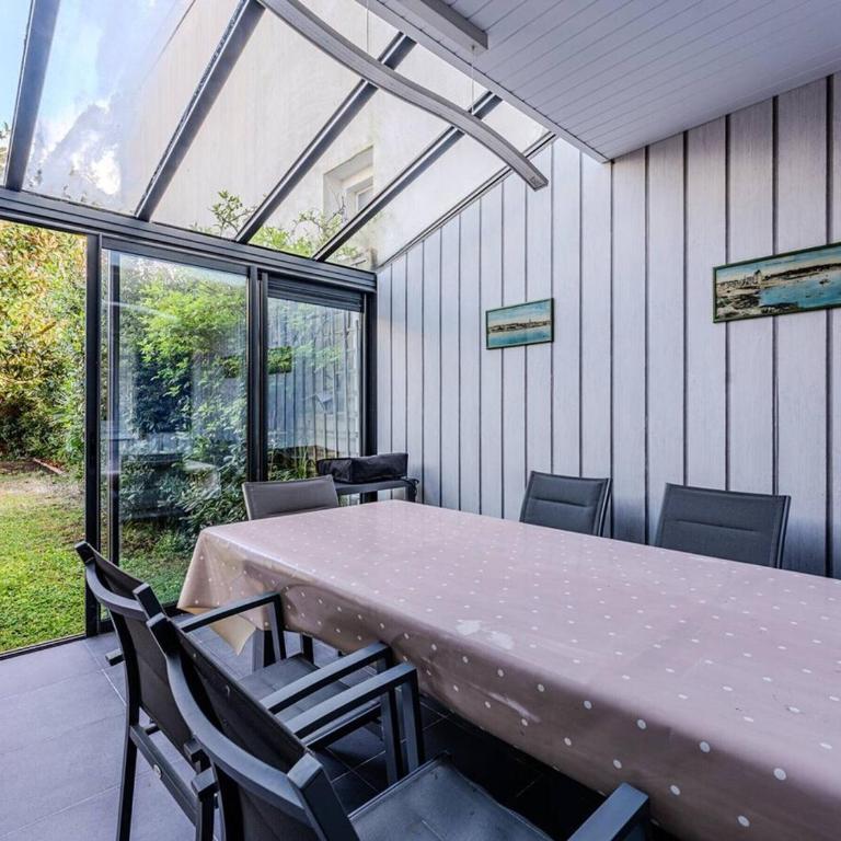 ARCACHON PROCHE CENTRE A 300 M DE LA PLAGE ET 800 M DU MARCHE 3 chambres - Three-Bedroom Villa - 9