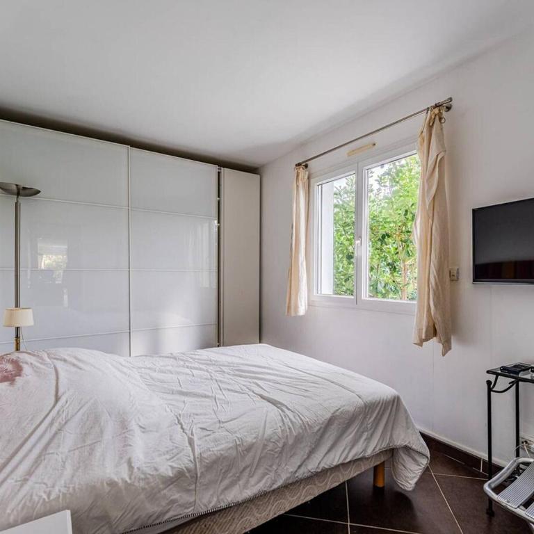 ARCACHON PROCHE CENTRE A 300 M DE LA PLAGE ET 800 M DU MARCHE 3 chambres - Three-Bedroom Villa - 10
