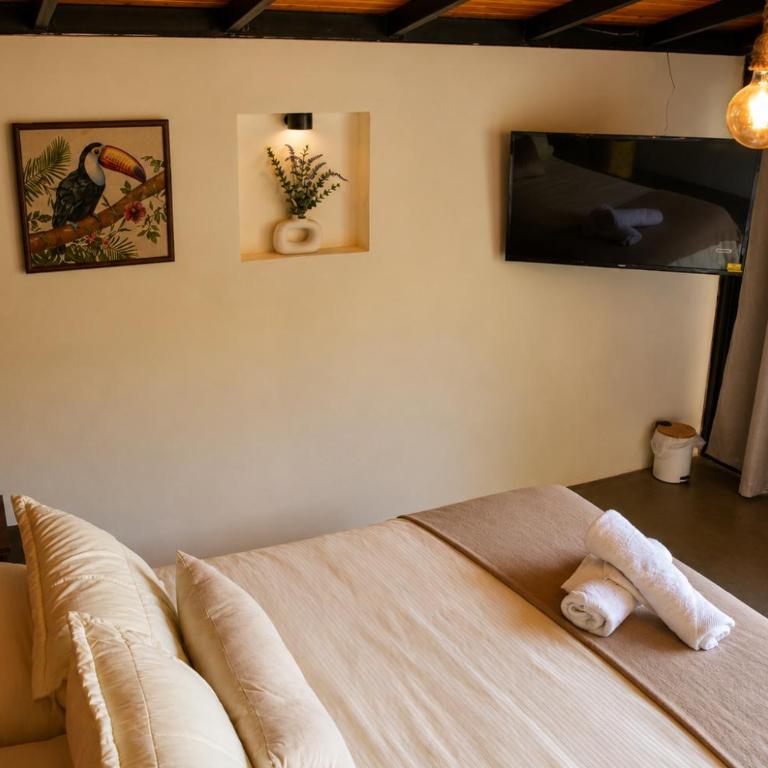 Glampling Dos Quebradas - Two-Bedroom Chalet - 11