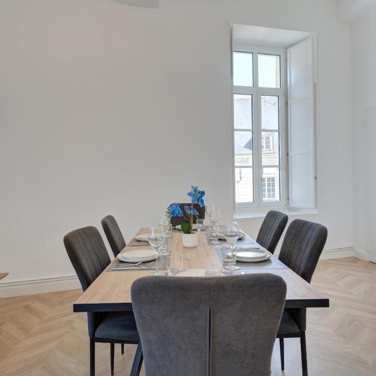 Frenchy - Quartier Historique - Wifi - Climatisé - Appartement 2 Chambres avec Vue - 9