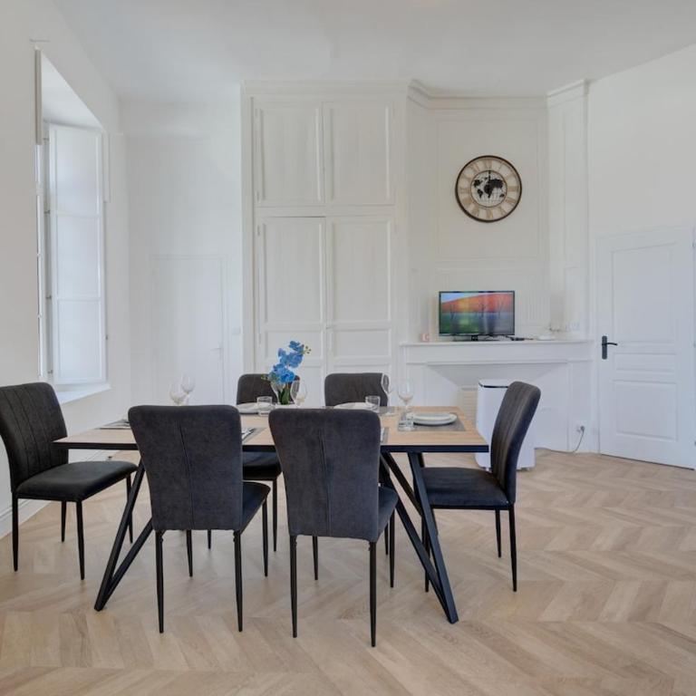 Frenchy - Quartier Historique - Wifi - Climatisé - Appartement 2 Chambres avec Vue - 24