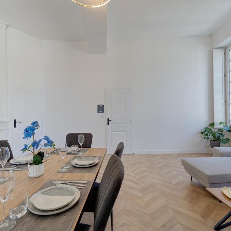 Frenchy - Quartier Historique - Wifi - Climatisé - Appartement 2 Chambres avec Vue - 1