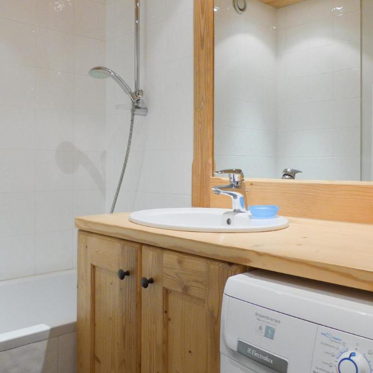 Résidence Erines - CONFORTABLE 3 PIECES AVEC CHEMINEE ET WIFI GRATUIT MAE-7440 - Apartment - 4