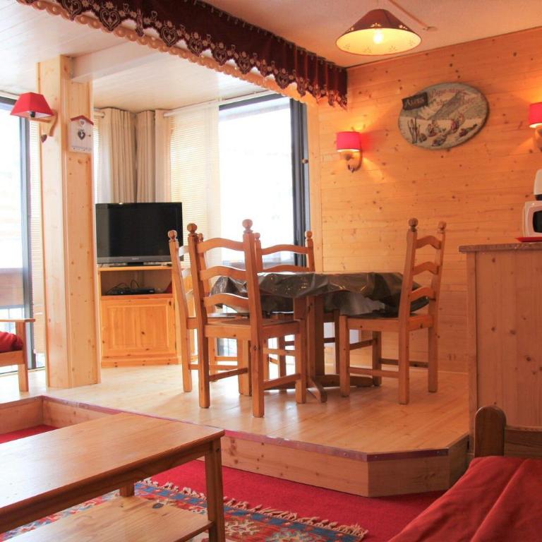 Résidence Roc De Peclet 2 - VAL THORENS location: Studio chaleureux avec une cabine dans un quartier calme MAE-9051 - Studio - 1