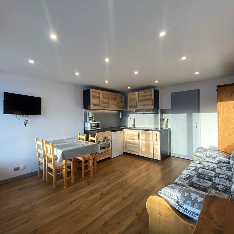 Résidence Neves - VAL THORENS location: Studio pour 4 personnes dans un quartier animé (LES NEVES) MAE-9097 - Monolocale - 4