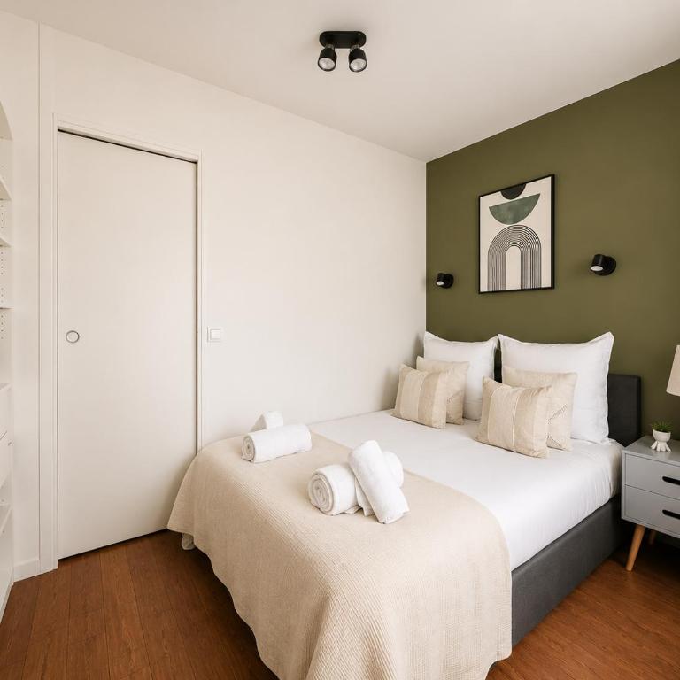 Magnifique 2 pièces avec piscine au 15e - Apartment mit 1 Schlafzimmer - 2