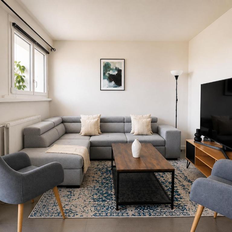 Magnifique 2 pièces avec piscine au 15e - Apartment mit 1 Schlafzimmer - 1