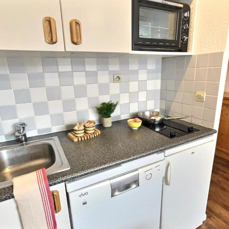 Résidence Le Chantelouve - Studio cabine avec mezzanine pour 5 personnes à Val d'Isère à 300m du centre du village et 450m des pistes MAE-1805 - Appartement - 7