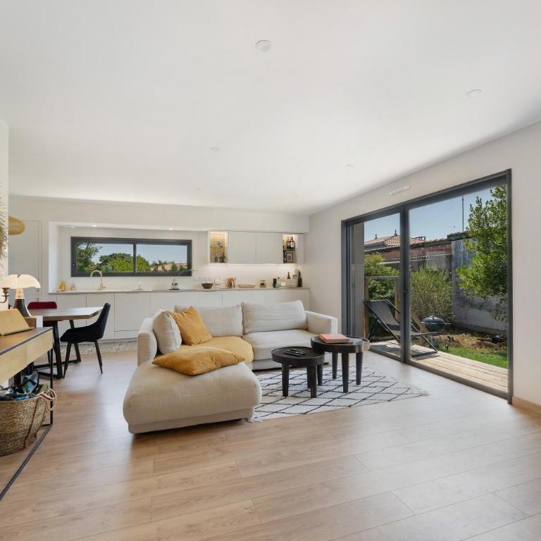 Les chambres Laross - Chambre Triple - Vue sur Jardin - 2