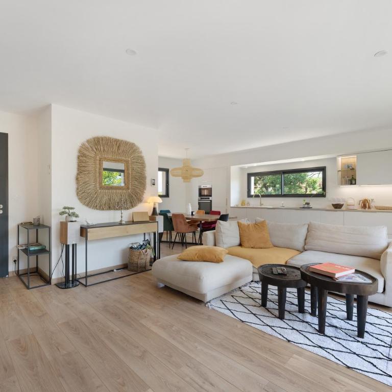 Les chambres Laross - Chambre Triple - Vue sur Jardin - 10