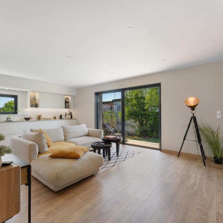 Les chambres Laross - Chambre Triple - Vue sur Jardin - 3