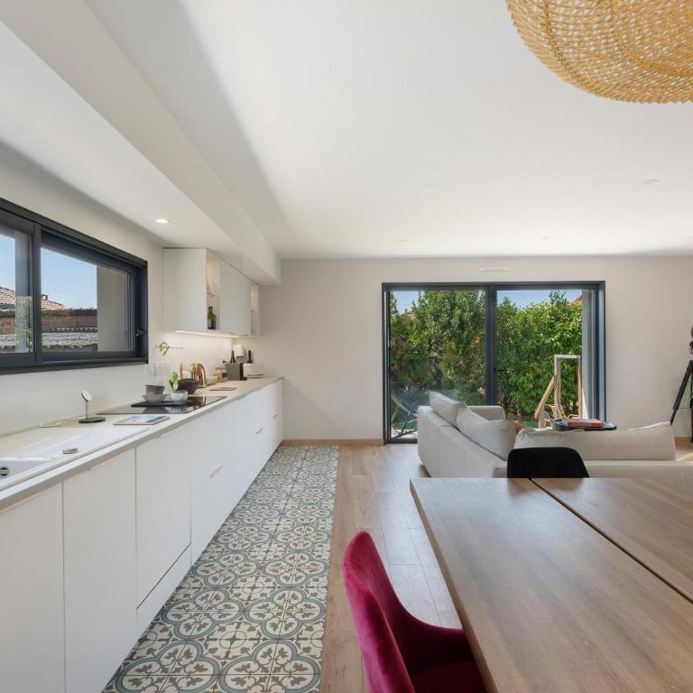 Les chambres Laross - Chambre Triple - Vue sur Jardin - 17