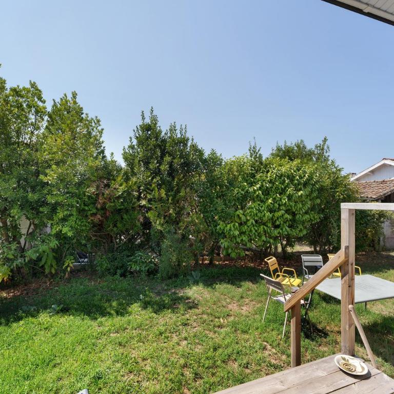 Les chambres Laross - Chambre Triple - Vue sur Jardin - 20