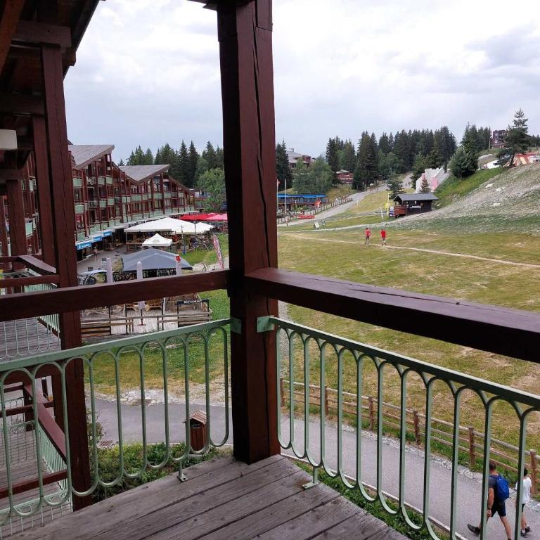 Résidence Tournavelles - Appartement 2 pièces 5 personnes avec vue sur les pistes, skis aux pieds et des commerces, proche de l'ESF et de la garderie dan MAE-2076 - Appartement - 5