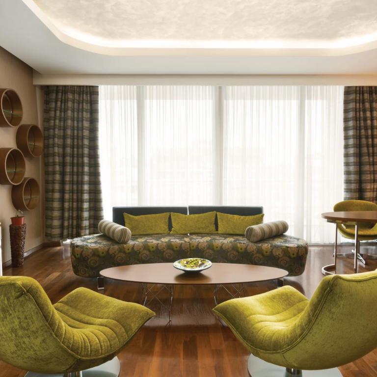 Ramada by Wyndham Podgorica - King Suite - 15