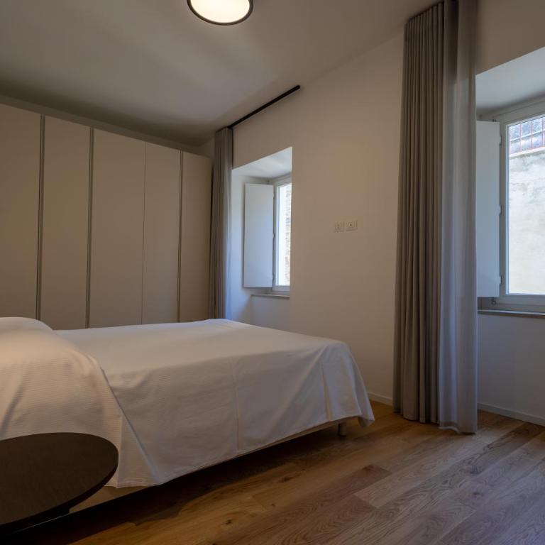 Palazzo Partenope - Appartamento con 1 Camera da Letto - 2