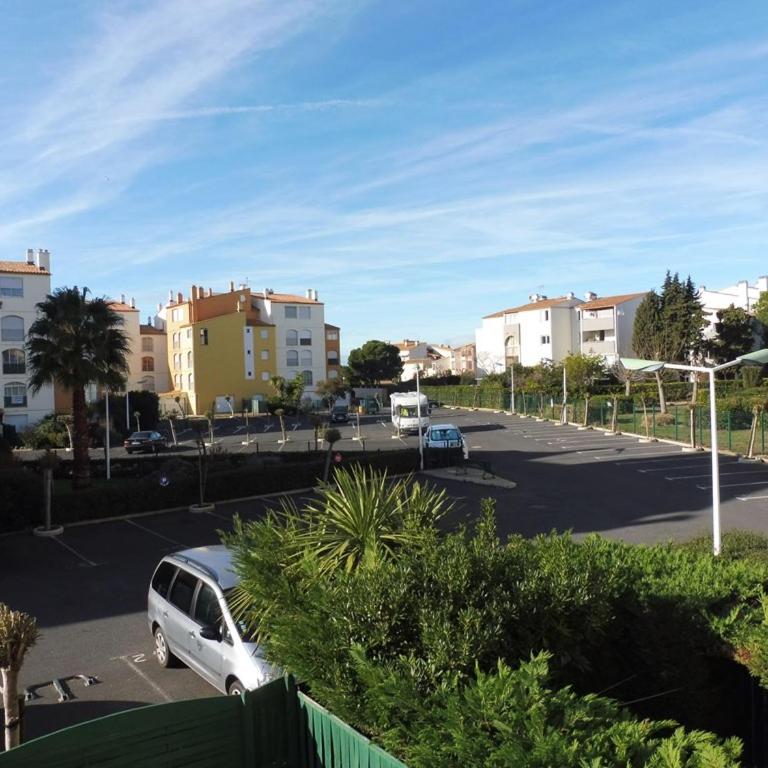 GENOIS Joli studio cabine Mt St Martin proche port Cap d'Agde - Standard Apartment - 2
