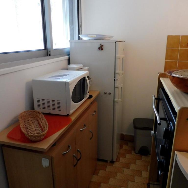 GENOIS Joli studio cabine Mt St Martin proche port Cap d'Agde - Standard Apartment - 5