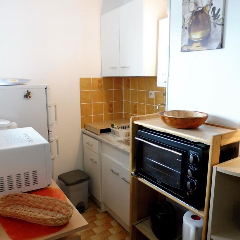 GENOIS Joli studio cabine Mt St Martin proche port Cap d'Agde - Standard Apartment - 7