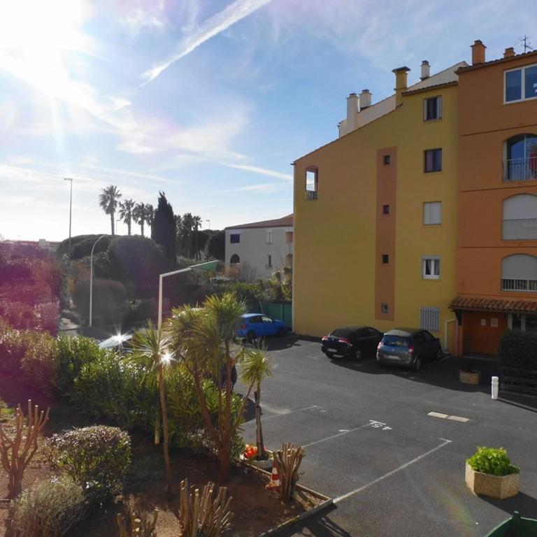 GENOIS Joli studio cabine Mt St Martin proche port Cap d'Agde - Standard Apartment - 9