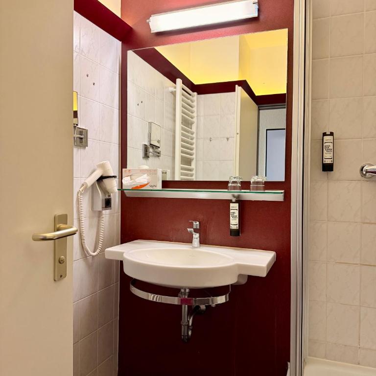 Hotel Phönix - Doppelzimmer - 11