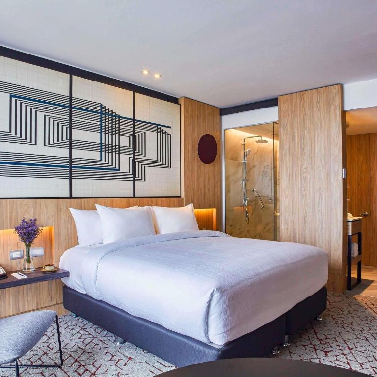Pullman Lima Miraflores - Habitación Superior con cama extragrande - 1