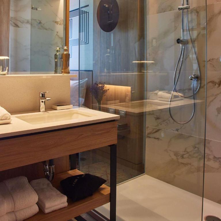Pullman Lima Miraflores - Habitación Superior con cama extragrande - 5