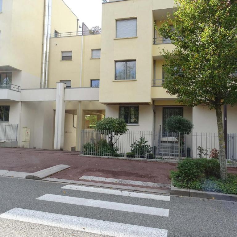Residence Les Aiguieres - Idéalement situé sur les Bord du lac, agréable 3 pièces ! MAE-6384 - Appartement - 5
