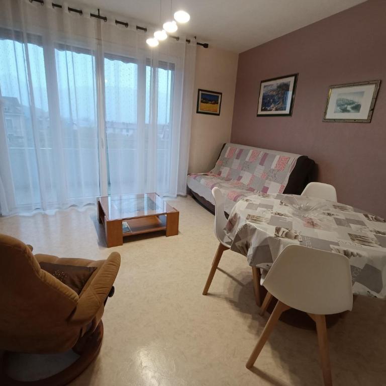 Résidence Le Dauphin - T2 avec belle vue sur le coeur de la ville ! MAE-7254 - Appartement - 7