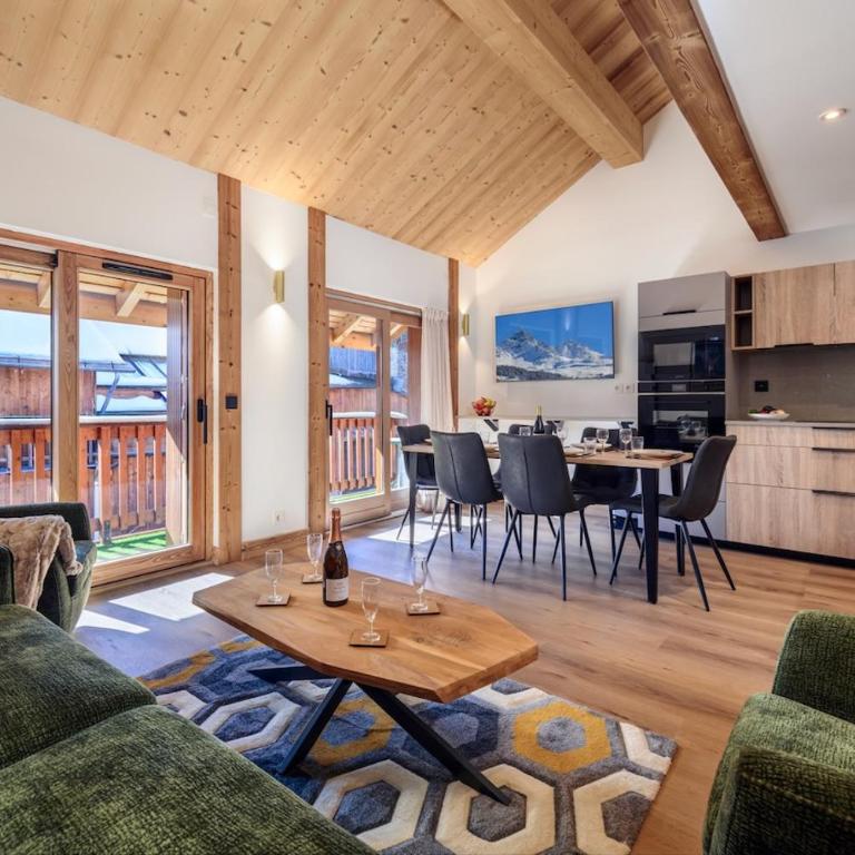 Grange a Mitaine - Three-Bedroom Apartment - 1