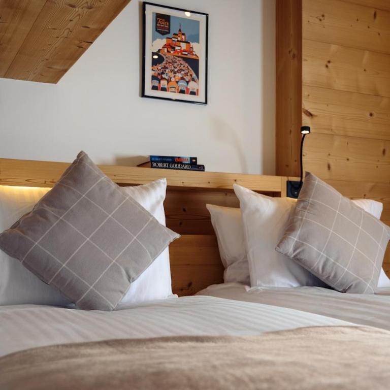 Grange a Mitaine - Three-Bedroom Apartment - 2