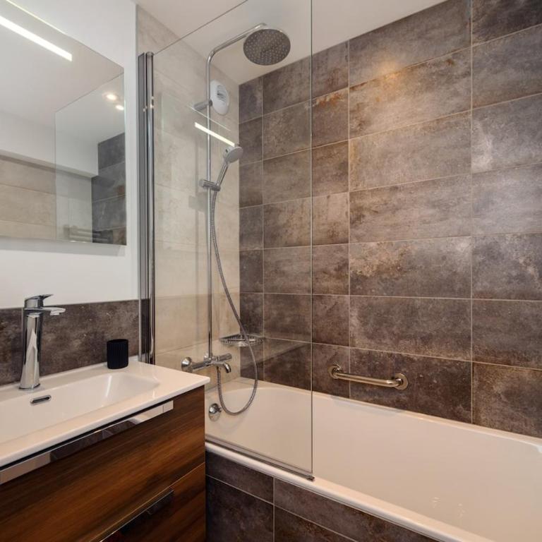 Grange a Mitaine - Three-Bedroom Apartment - 3
