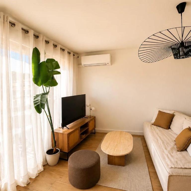 Deux pièces au port de Nice - Appartement 2 Chambres - 4