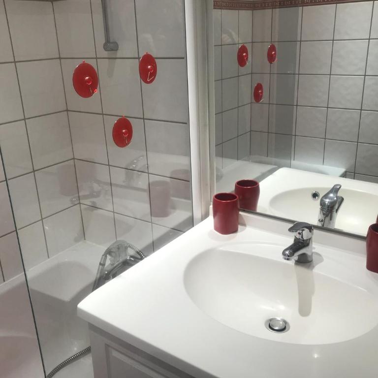 Résidence Les Charmettes - Agréable studio pour 2 personnes, idéalement situé, près des pistes et du centre commercial MAE-4304 - Studio - 8
