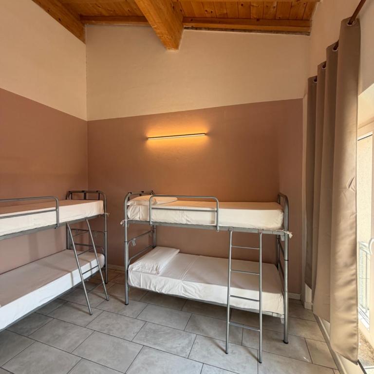 Ostello La Salana - Posto Letto in Dormitorio Femminile per 4 Persone - 2
