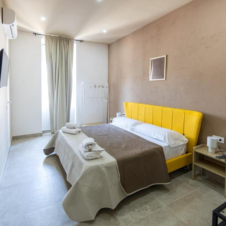 O Miracolo Napoli - King Room with Balcony - 5