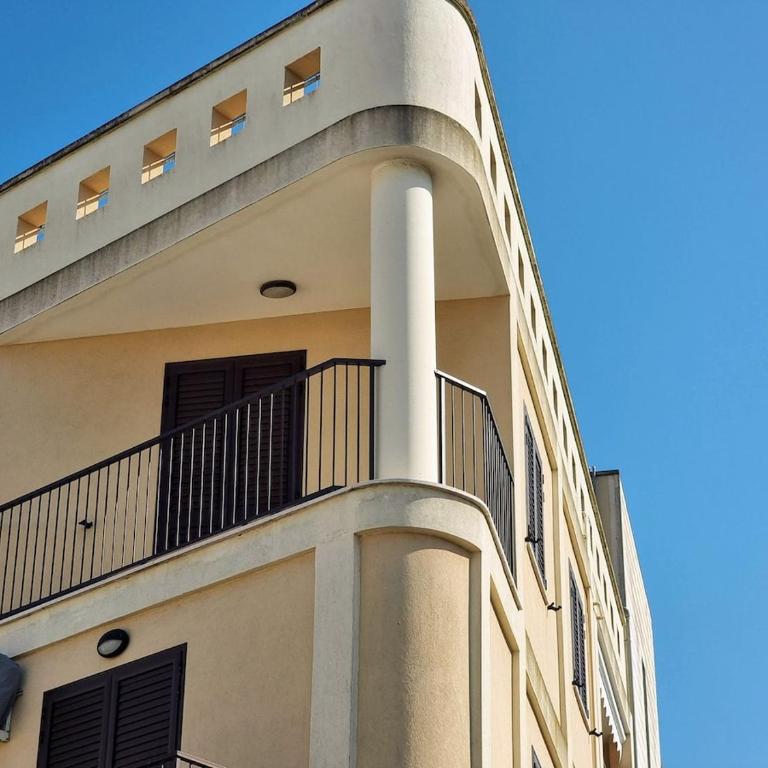 Casa Lucilla vicino Castello e Centro Storico - Appartamento con 2 Camere da Letto, Balcone e Terrazza - 2