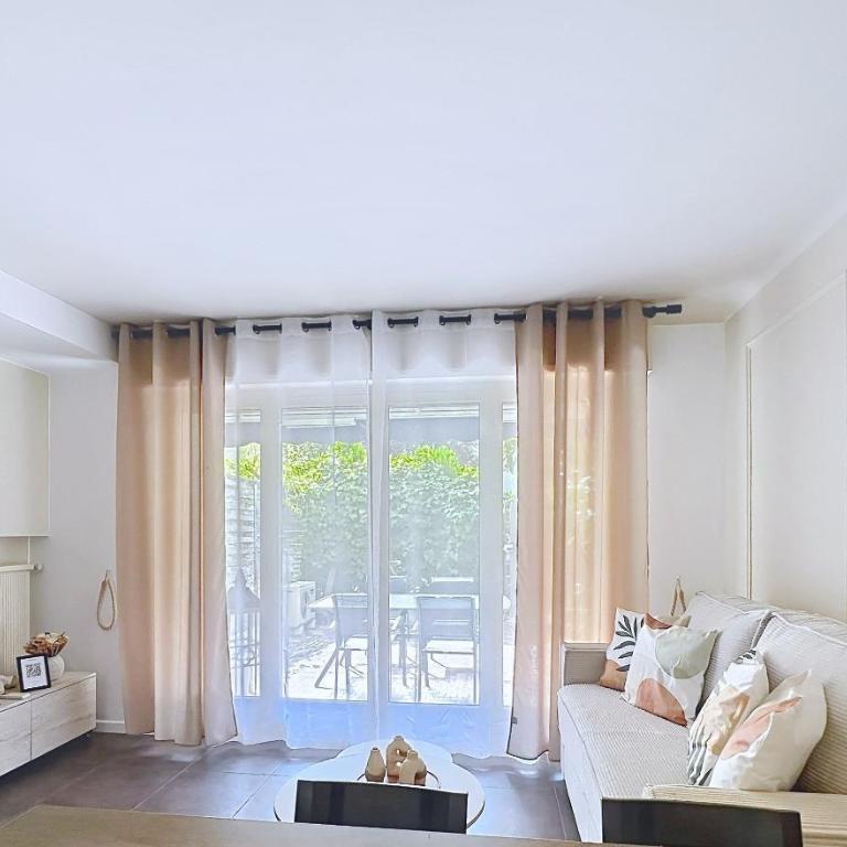 Le Riviera T2 Cour privée 5 min plage AC - Appartement 1 Chambre - 10