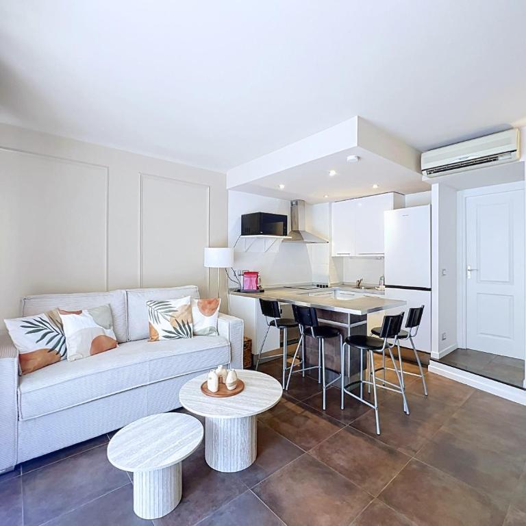 Le Riviera T2 Cour privée 5 min plage AC - Appartement 1 Chambre - 2