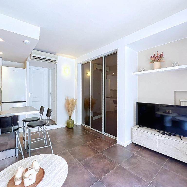 Le Riviera T2 Cour privée 5 min plage AC - Appartement 1 Chambre - 11