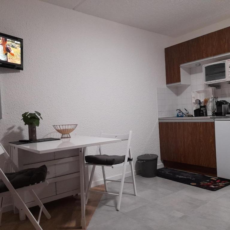 Nice studio, sleeps 5, with balcony and nice view - Appartement 1 Chambre - 8