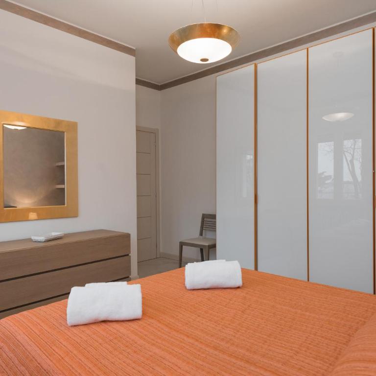 Dimore Verona - Two-Bedroom Apartment with Balcony - Dimora Valle 1 - Vicoletto Valle 3 - 4