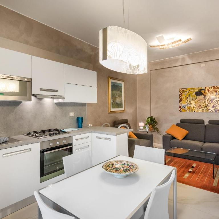Dimore Verona - Two-Bedroom Apartment with Balcony - Dimora Valle 1 - Vicoletto Valle 3 - 8