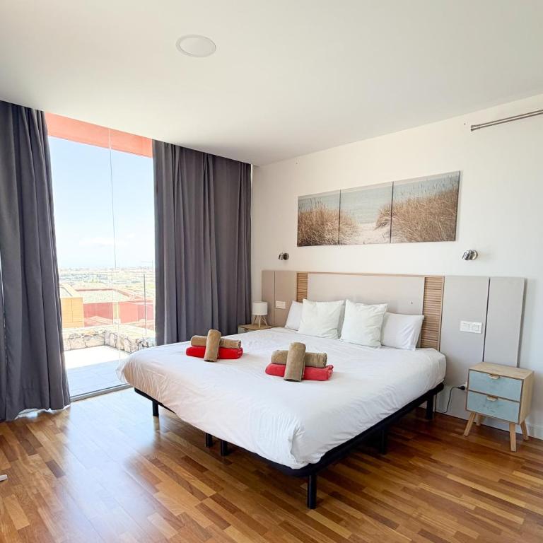 Green 9 the Dream Villa with pool and views by CanaryScape - Three-Bedroom Villa - 32