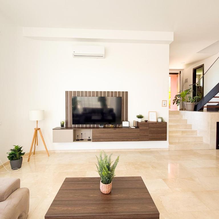 Green 9 the Dream Villa with pool and views by CanaryScape - Three-Bedroom Villa - 18