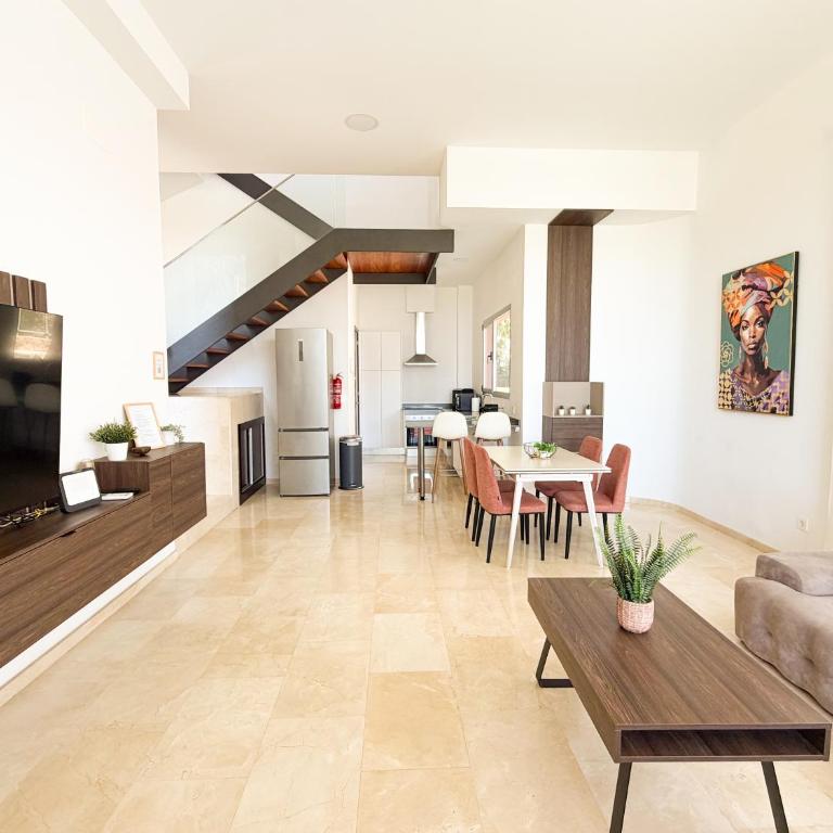 Green 9 the Dream Villa with pool and views by CanaryScape - Three-Bedroom Villa - 16
